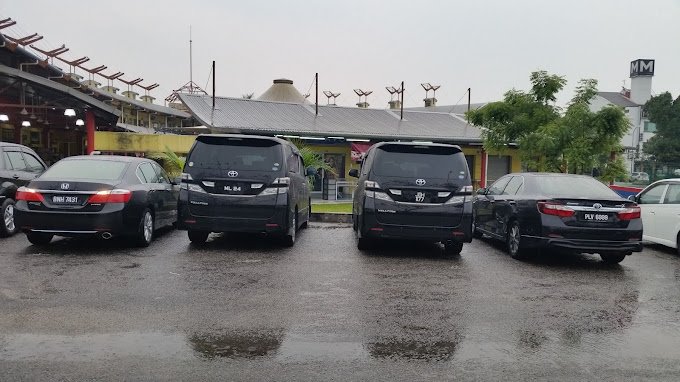 Kereta Sewa Taman Equine Klezcar Seri Kembangan